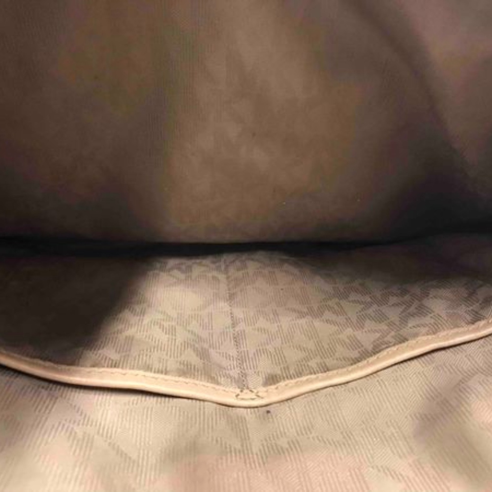 Michael Kors Purse - Picture 5 of 8